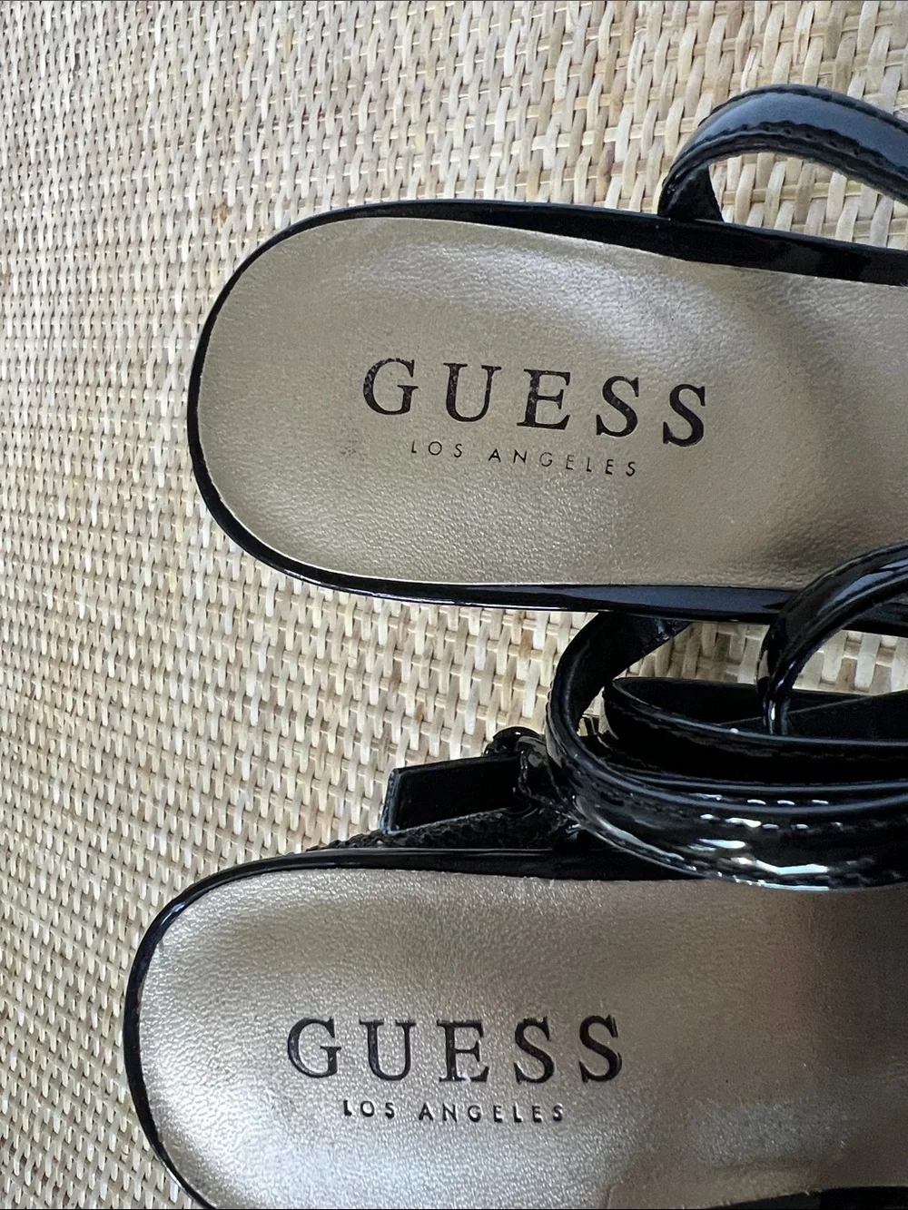 GUESS black patent strappy block sandals sparkly glitter platform heel Women 6.5
